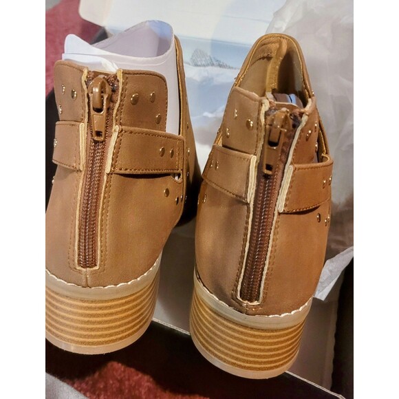 NEW Lane Bryant Womens Brown Ankle Boots Size 10W Studded Back Zipper Wide Calf - Picture 3 of 6
